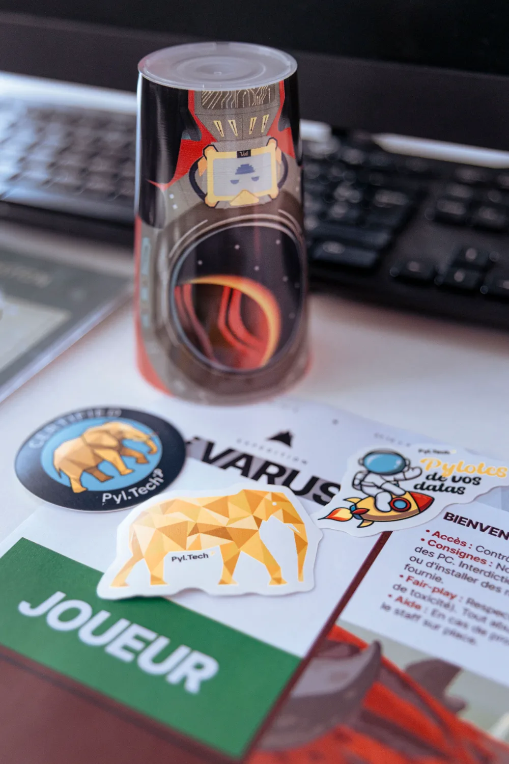 Stickers et goodies Pyl.Tech distribués aux joueurs sur place